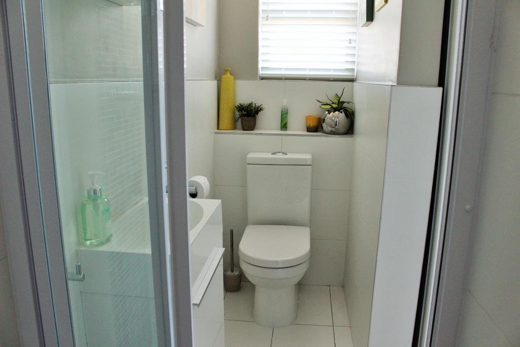 Blouberg Beachfront Apartment Bloubergstrand Room photo